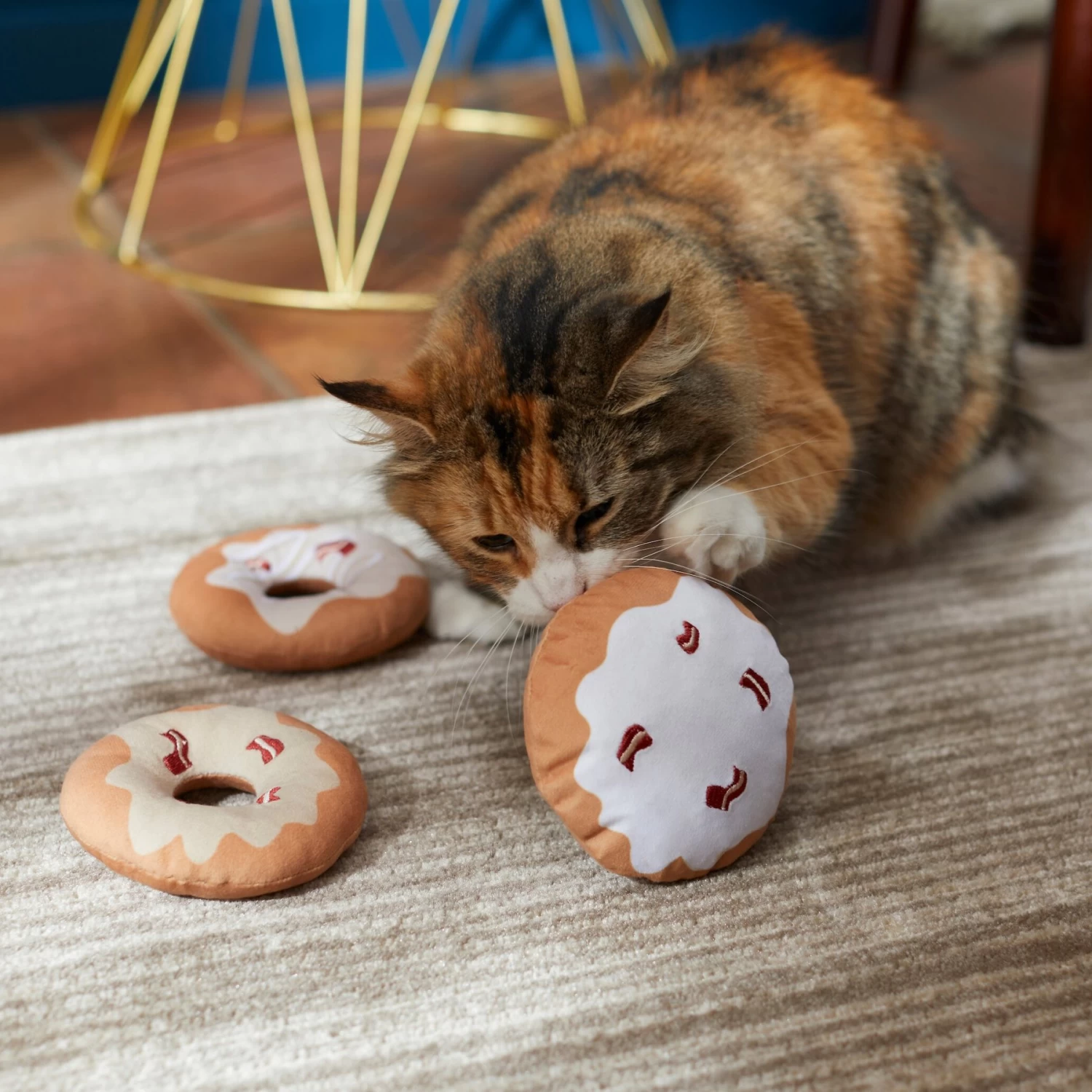 Frisco Fall Maple Bacon Donut Plush Cat Toy With Catnip 5 Frisco Fall Maple Bacon Donut Plush Cat Toy With Catnip - Image 3